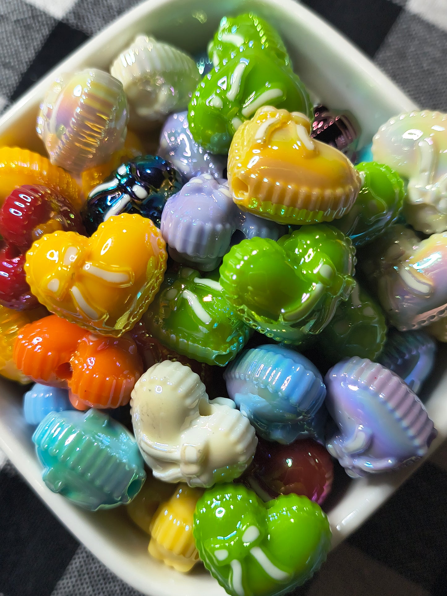AB Coated Hearts W/ Bows Bead