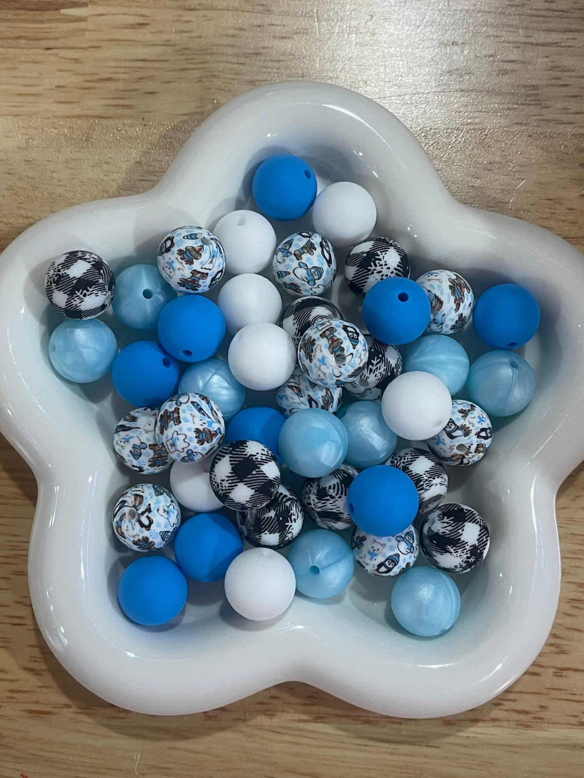 Snowflake Snuggles 15mm Silicone Bead Mix |50pcs