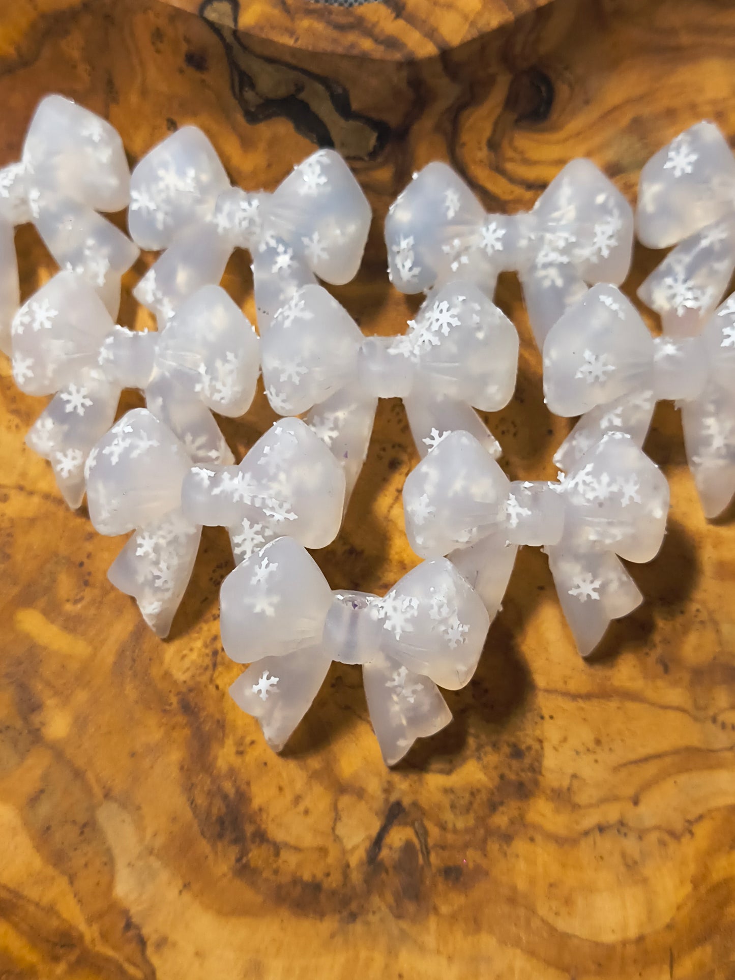 3D Frosted Bow With Snowflakes